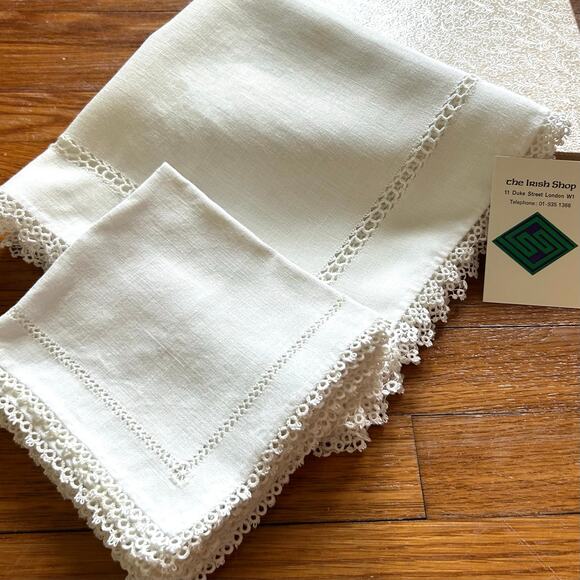Vintage Irish Linen Tablecloth & Napkins with Crochet Lace Border - Picture 9 of 16